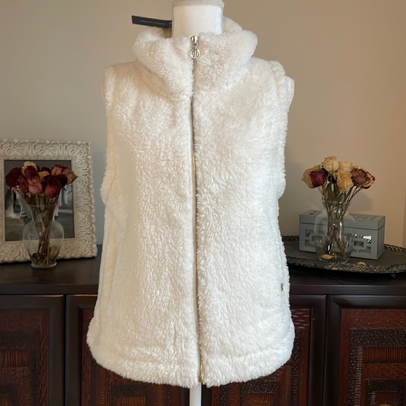 Tommy Hilfiger creamy white faux fur fuzzy vest Size large